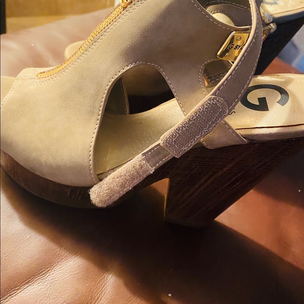 Platforms, size 8.5 US by G by Guess